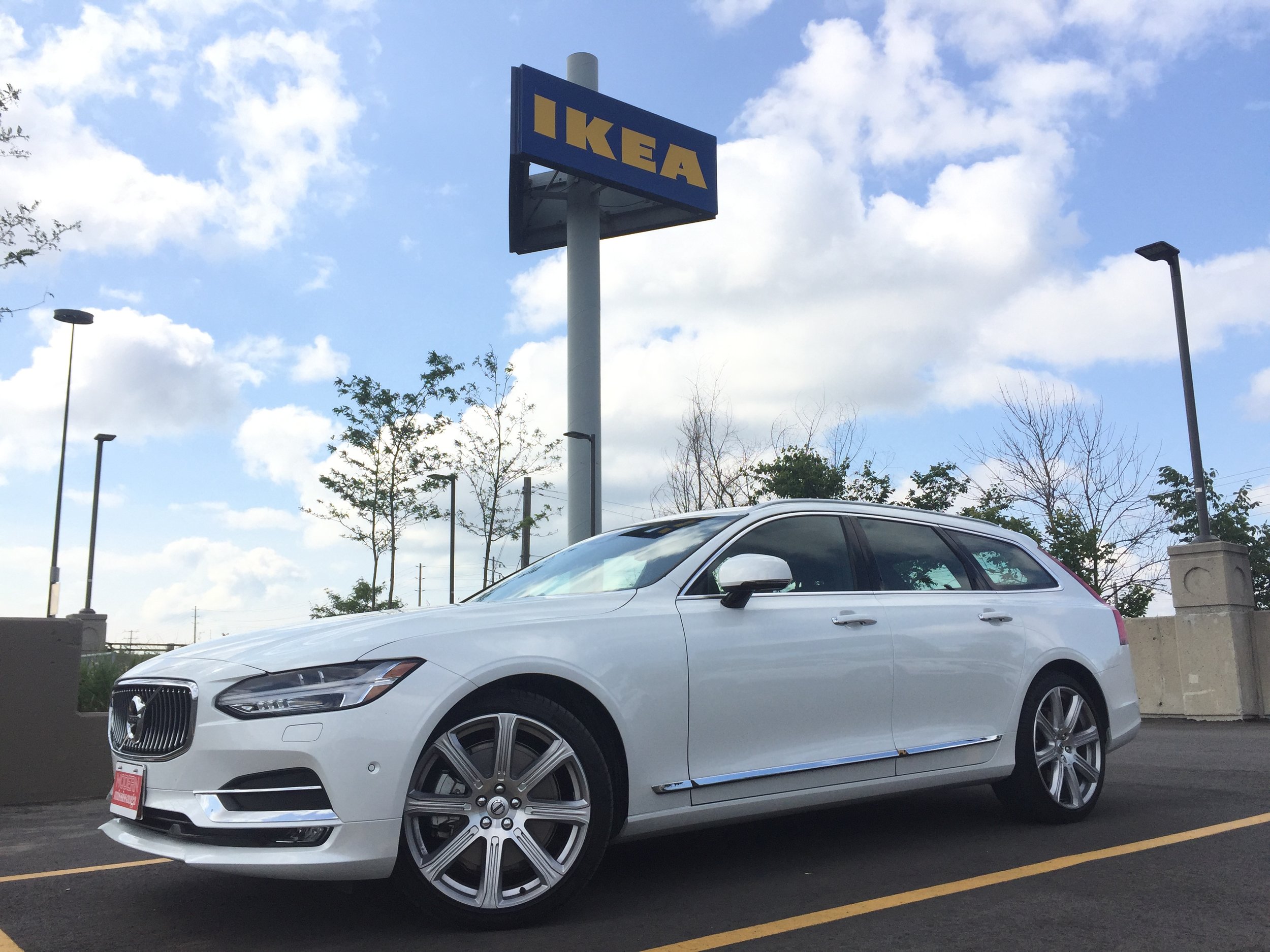 Modern Motoring - A video review of the 2017 Volvo V90