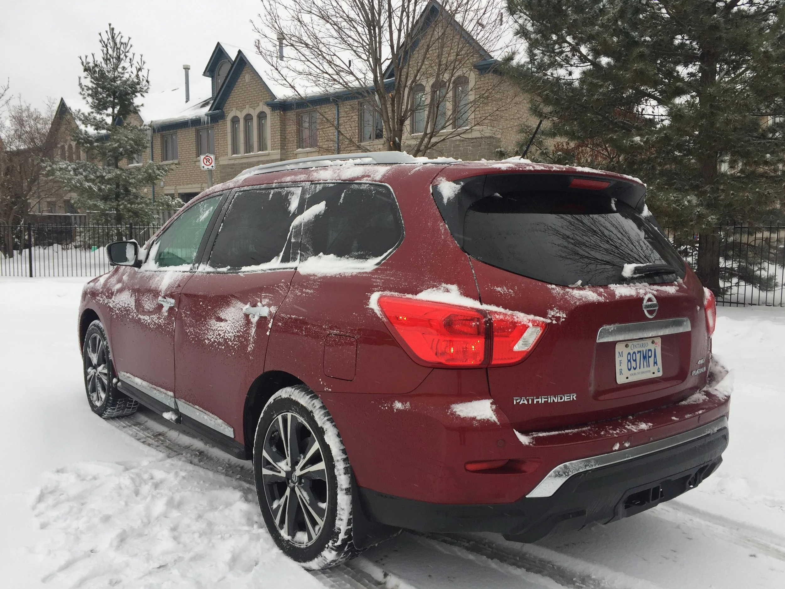 Modern Motoring - A video review of the 2018 Nissan Pathfinder