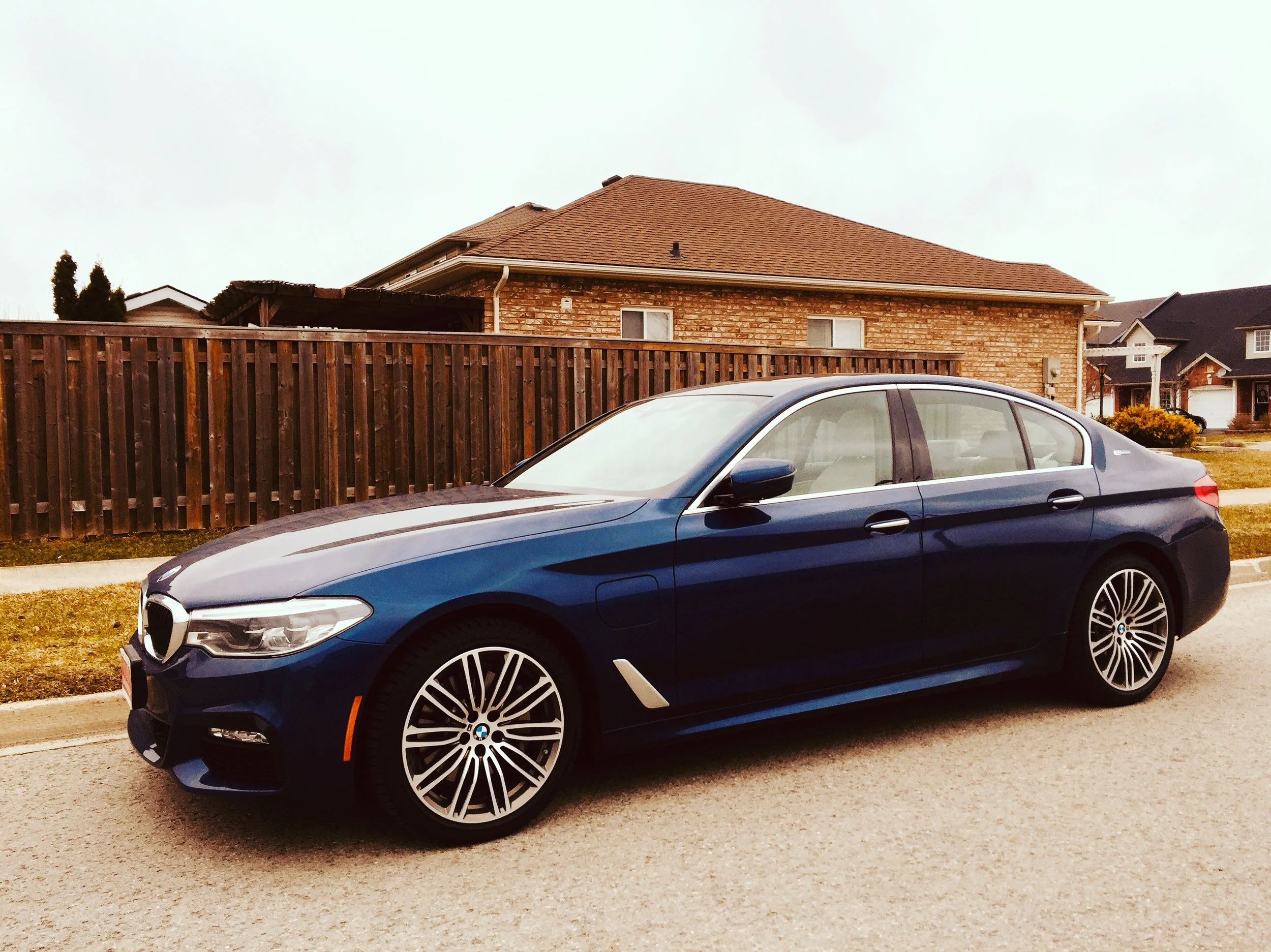 Modern Motoring - A video review of the 2018 BMW 530e