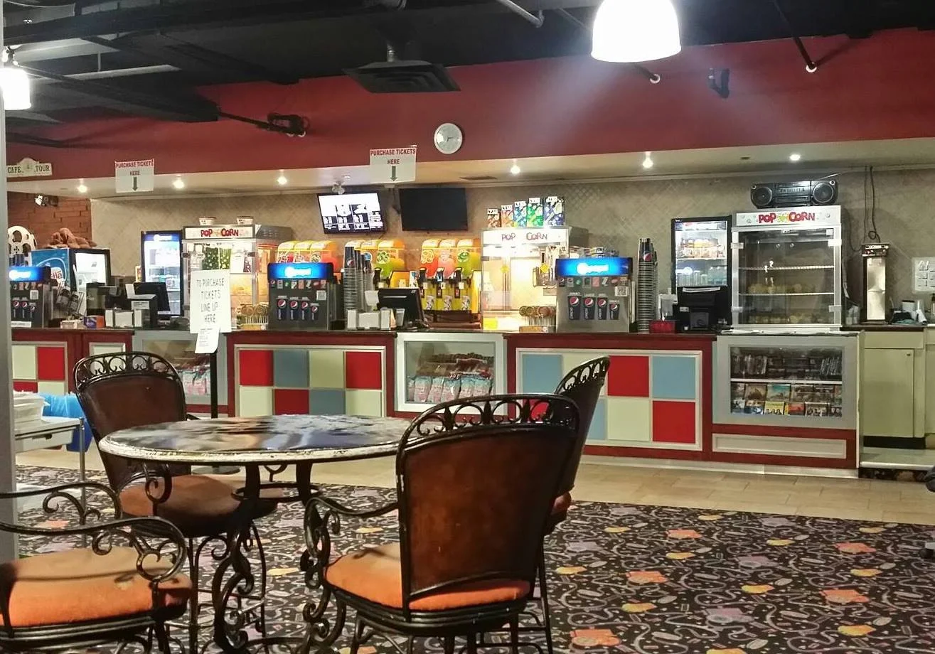 Cine Starz.jpg