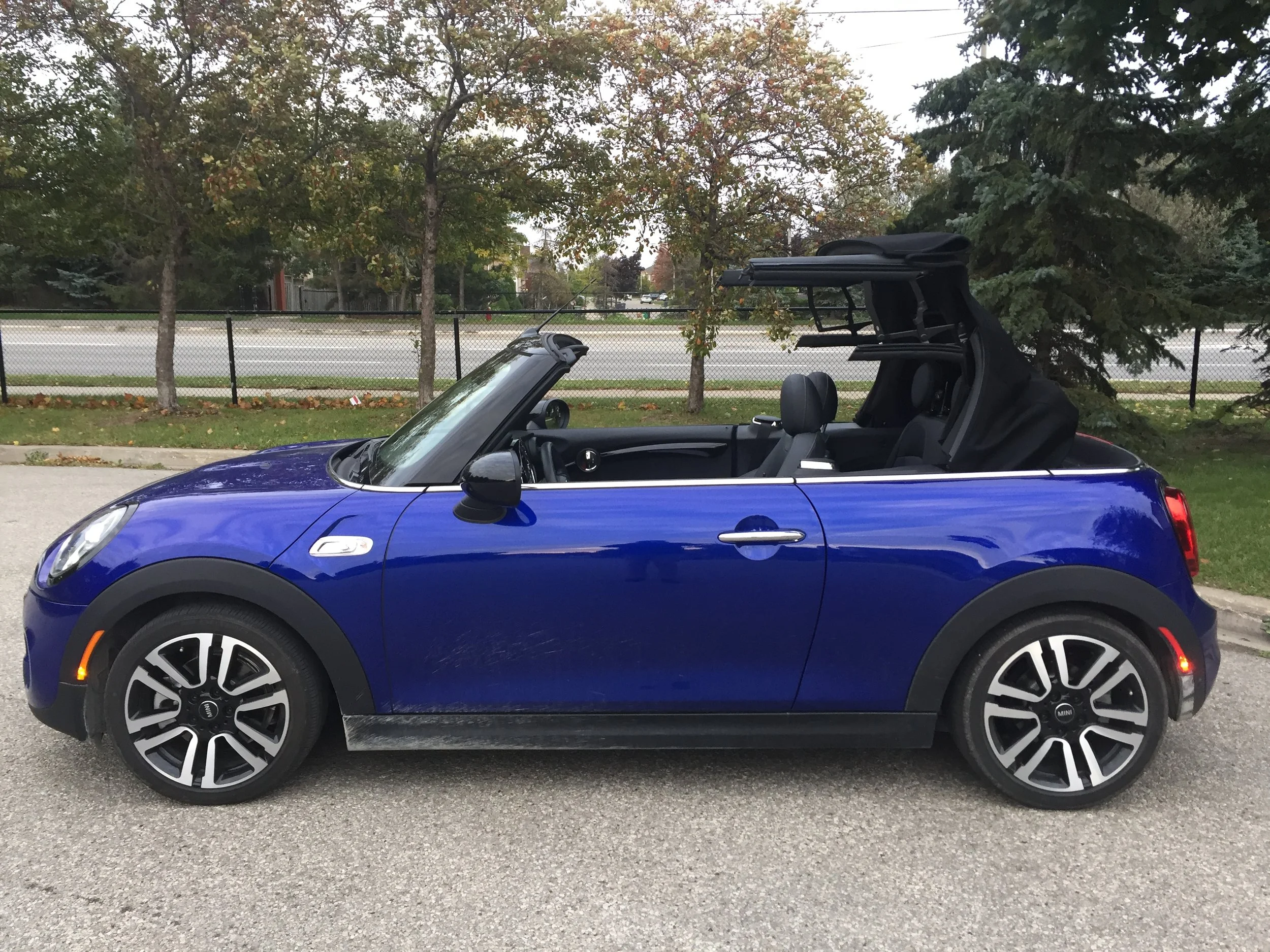 Modern Motoring - A video review of the 2019 Mini Cooper S Convertible