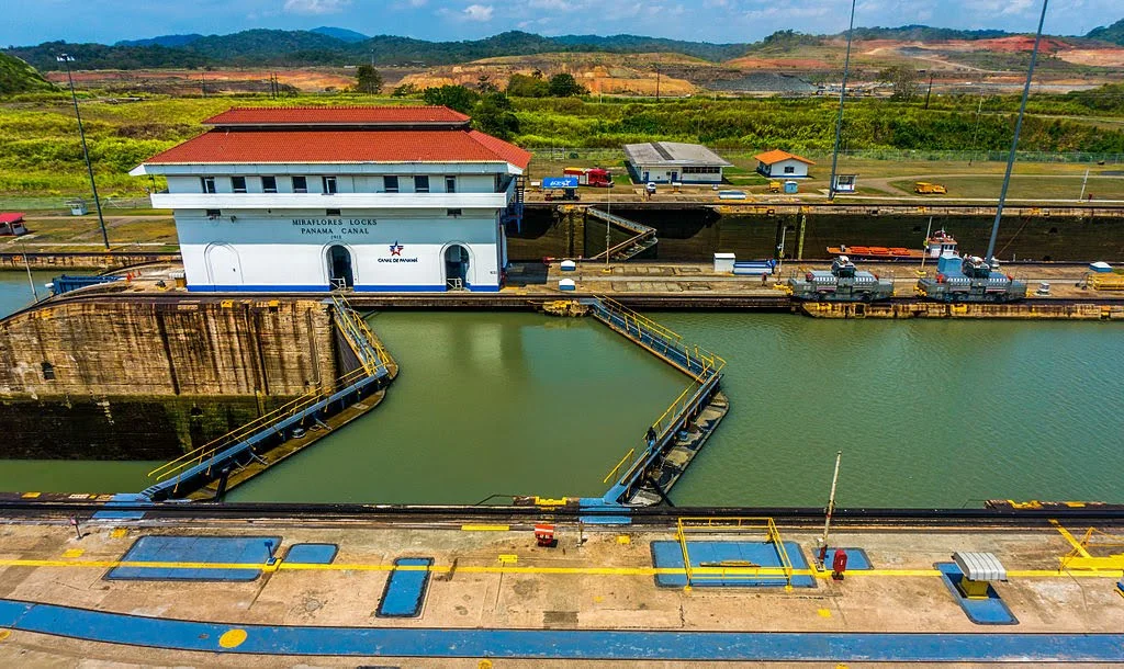 credit wikipedia Miraflores_Locks_Panama_canal.jpg