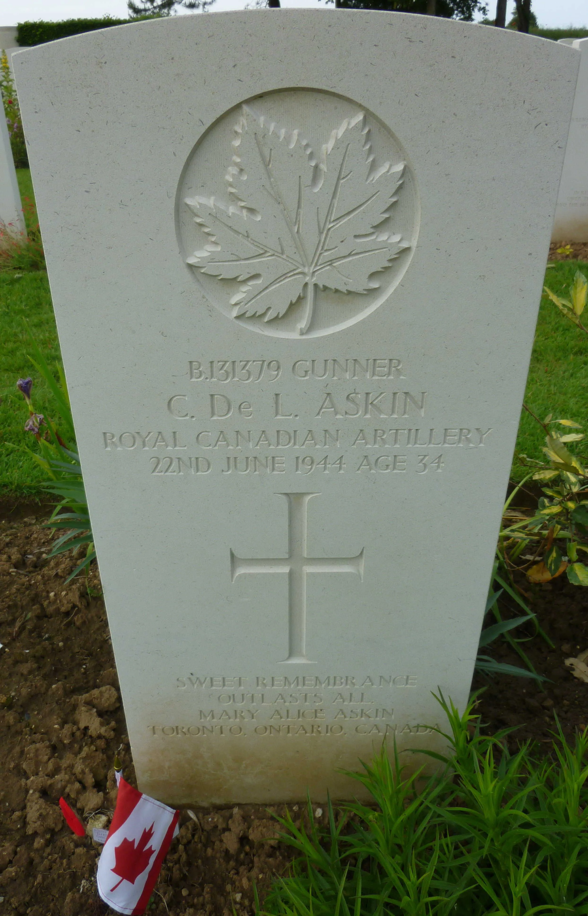 Cyril Askin Gravestone.jpg