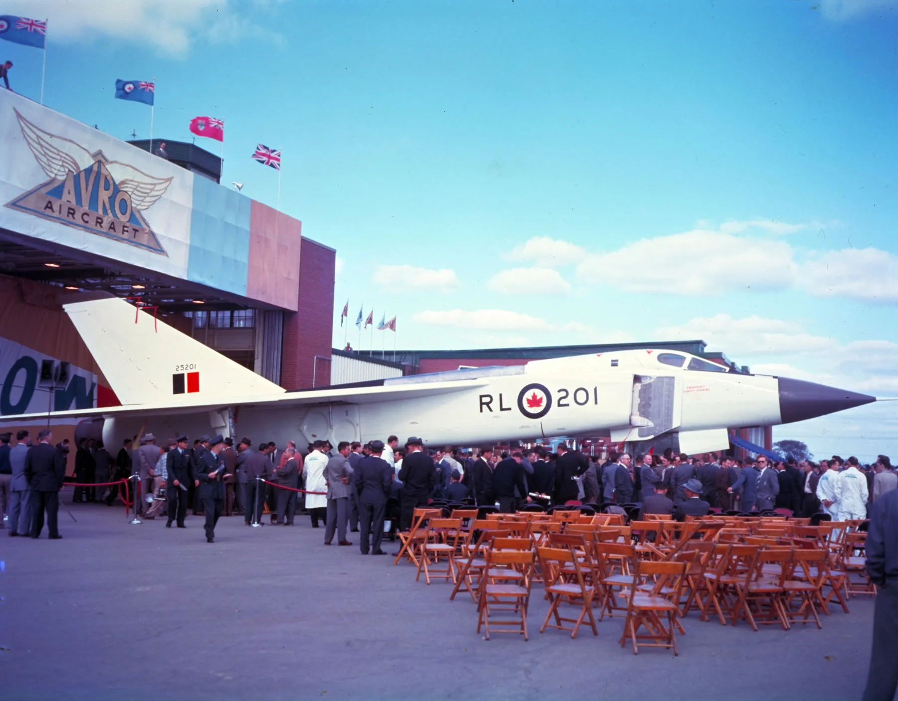 MM20 Page 24 Avro image 4.jpg