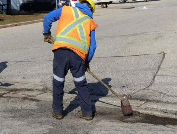 Spring Maintenance and Clean-up Work Begins in Mississauga