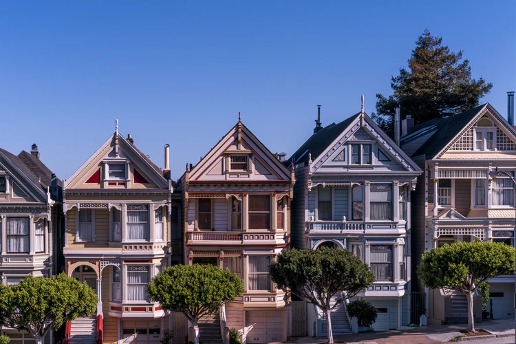 Self-Management Vs. Professional Property Management: Which Is Better?