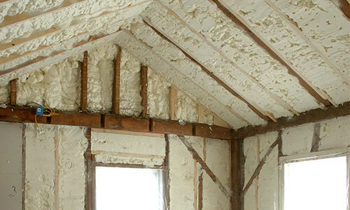 Modern Mississauga presents Ask The Contractor -  Is spray foam insulation better than traditional batts?
