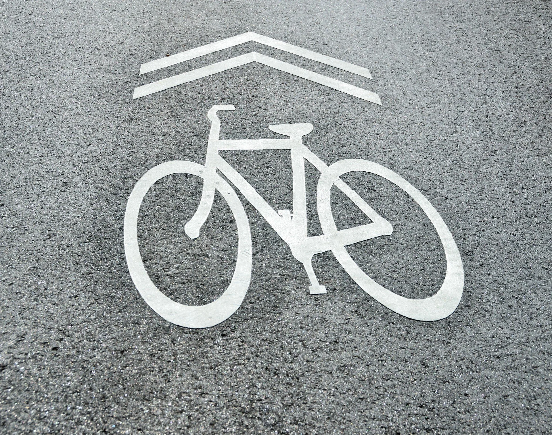 Stopping or parking in Mississauga's bike lanes will result in a fine as of May 2022