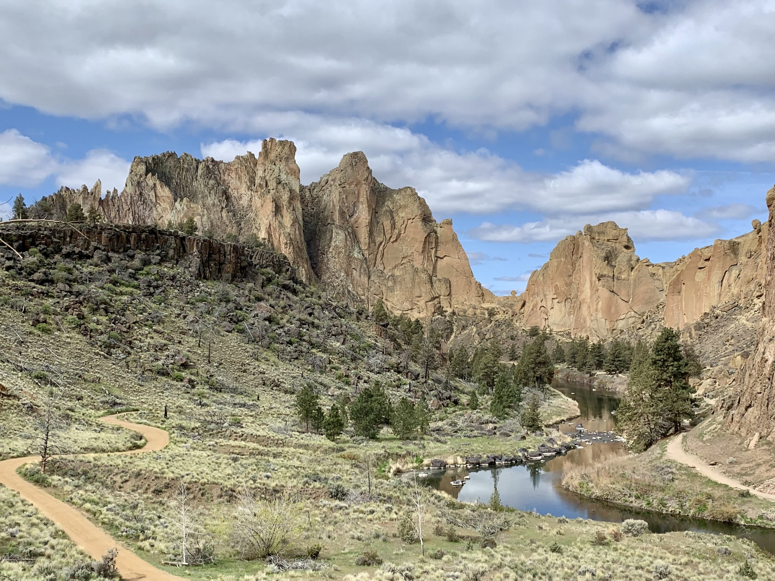 MM26 Page 32 33 Image Smith Rock State Park - credit Kate Robertson.jpg