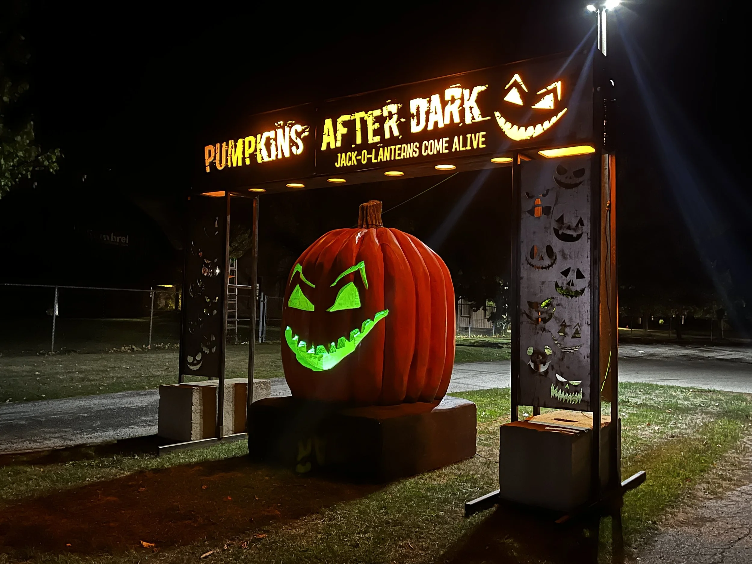 Learn about the picturesque 2022 Pumpkins After Dark walk-through experience