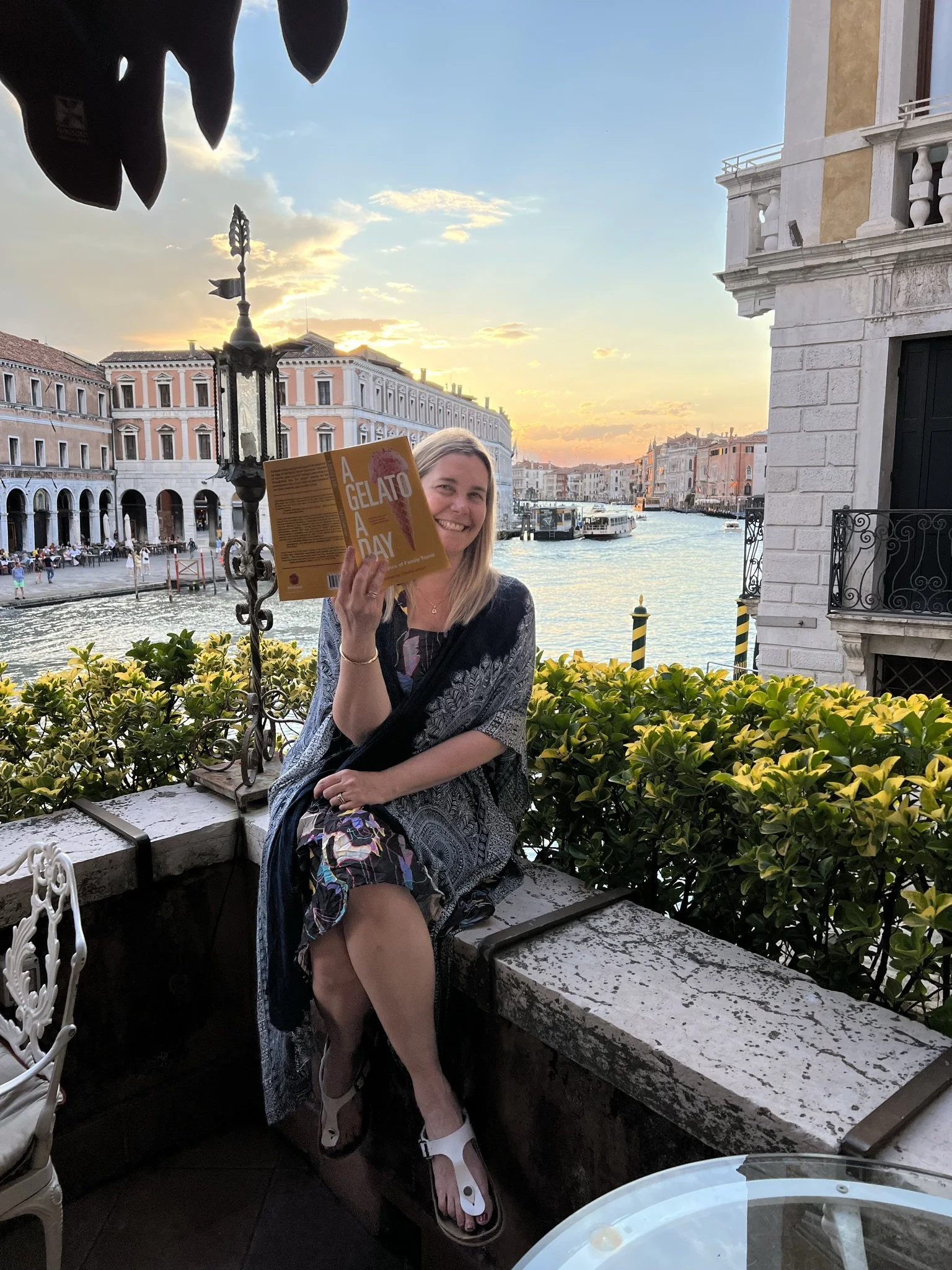 Modern Artist - Claudia Laroye