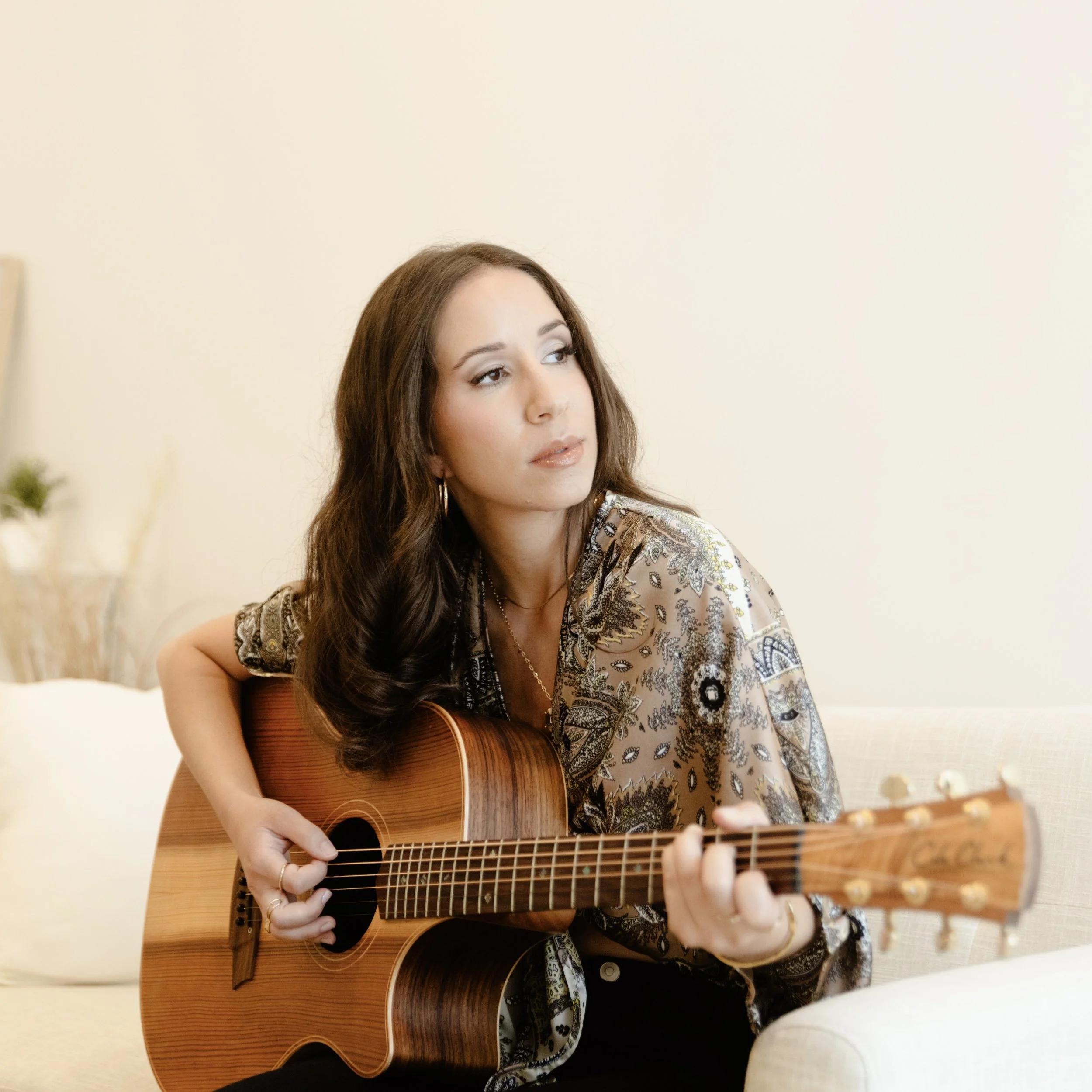 Artist Glimpse - Charissa