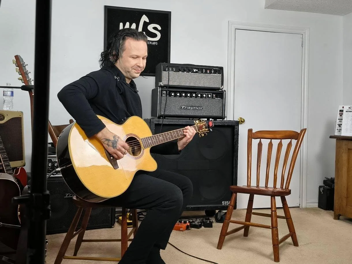 Artist Glimpse - Brett Carruthers