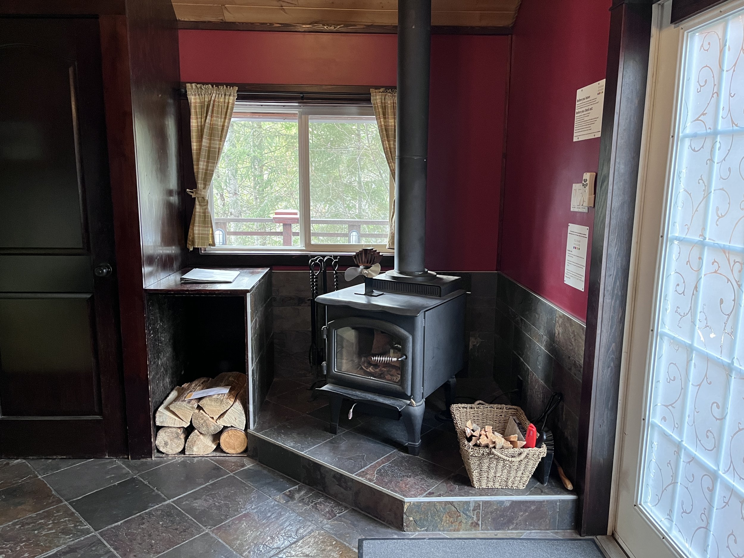 Cedar House Chalets in Golden Jay Kana 3.JPG