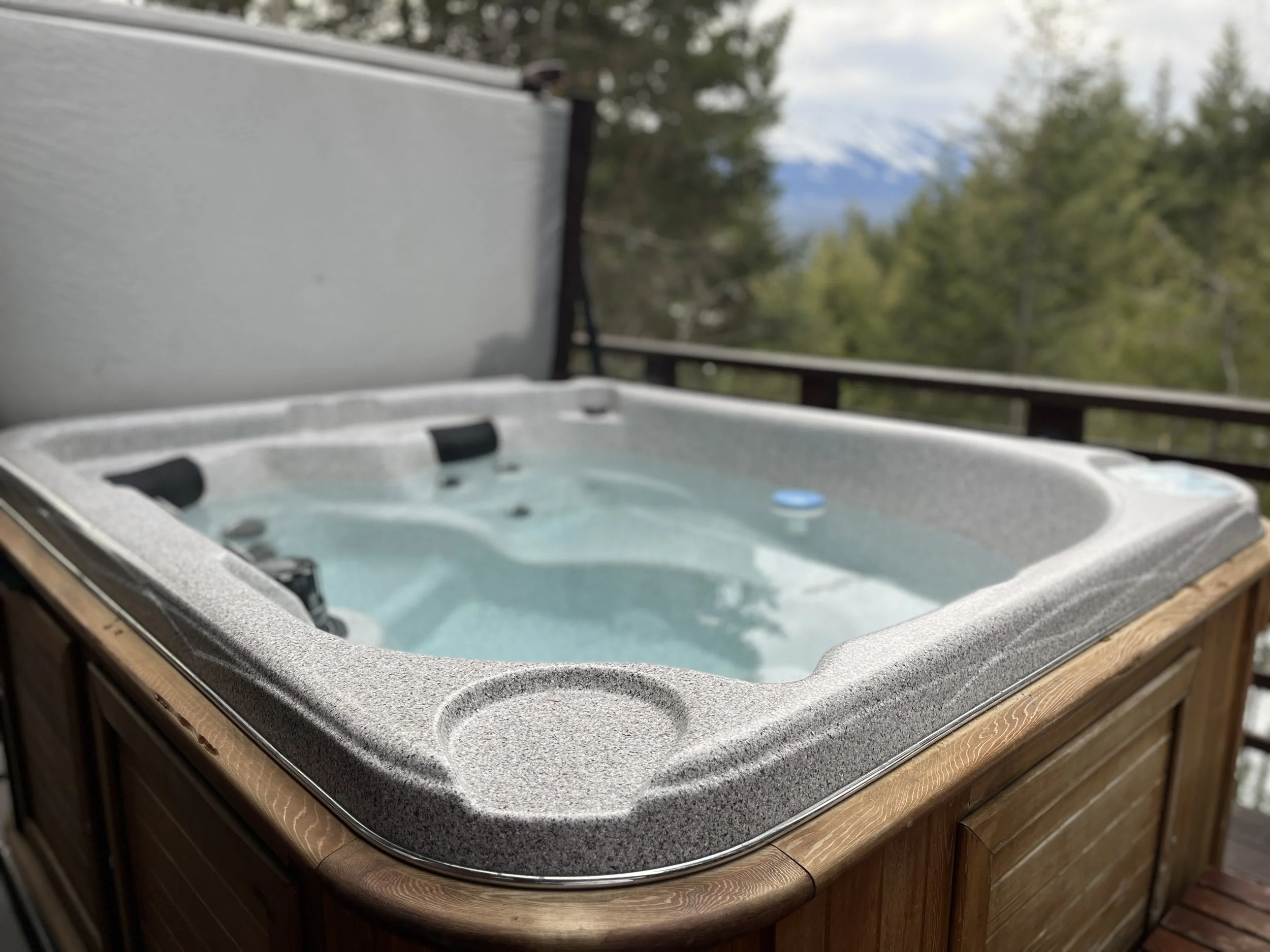 Cedar House Chalets in Golden Jay Kana 4.jpg