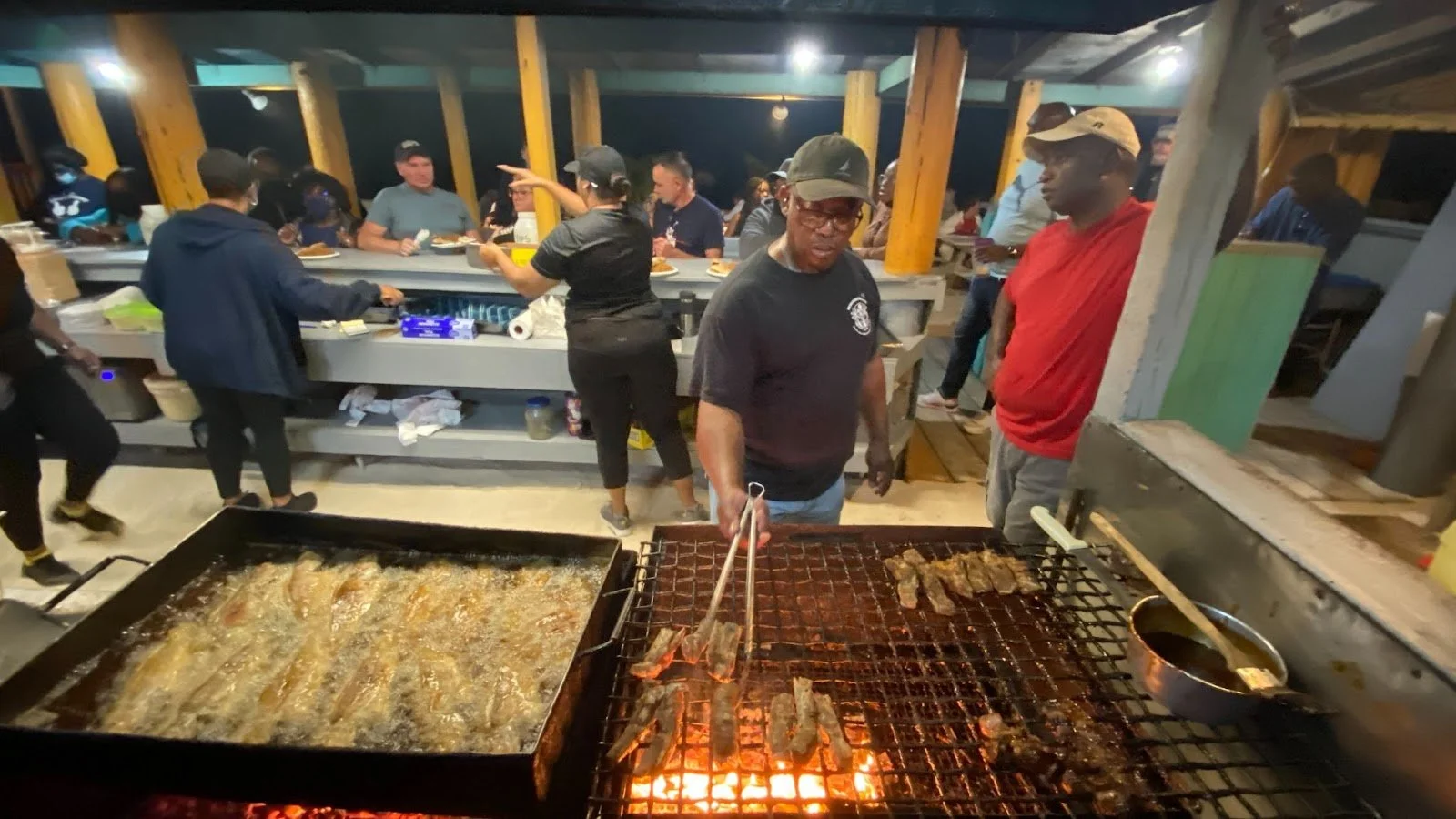 Modern Travel Fly Away and Experience Grand Bahama — Modern