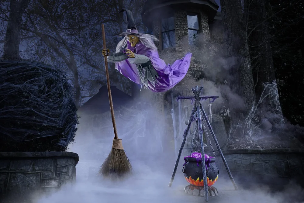Home Accents Holiday 12 Ft Animated Hovering Witch Halloween