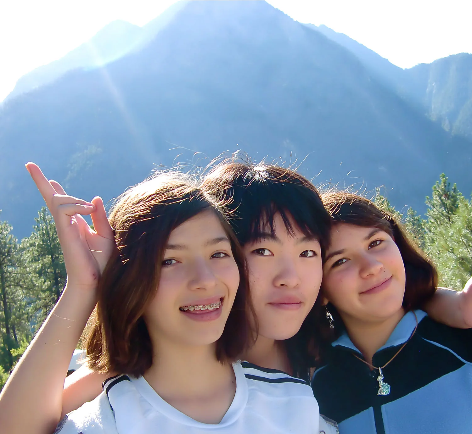 thethreeangelgirls.jpg