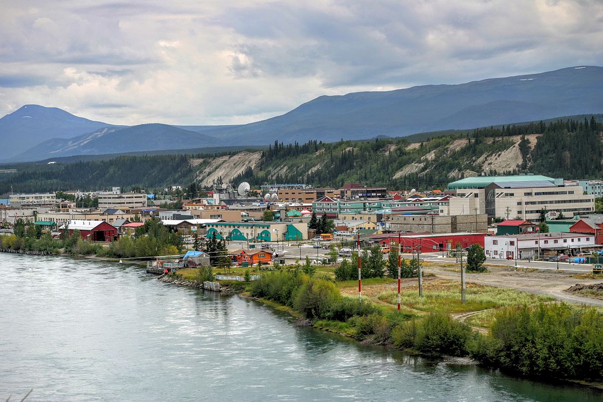 Yukon_River_at_Whitehorse.jpg