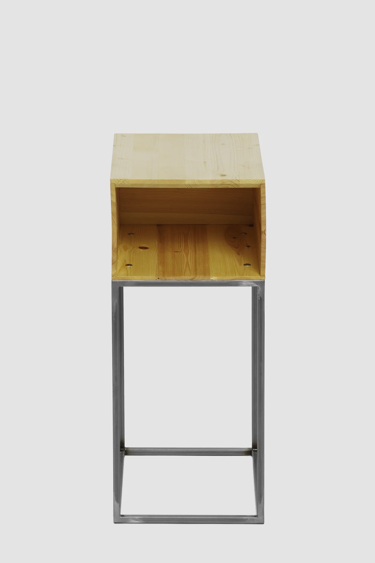 Kopie von UNIQAMO Designmöbel Saint Beistelltisch