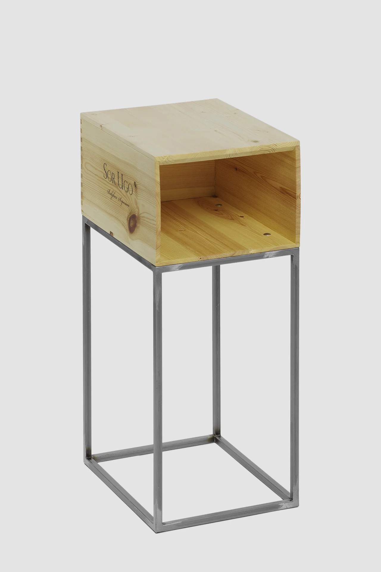 Kopie von UNIQAMO Designmöbel Saint Beistelltisch