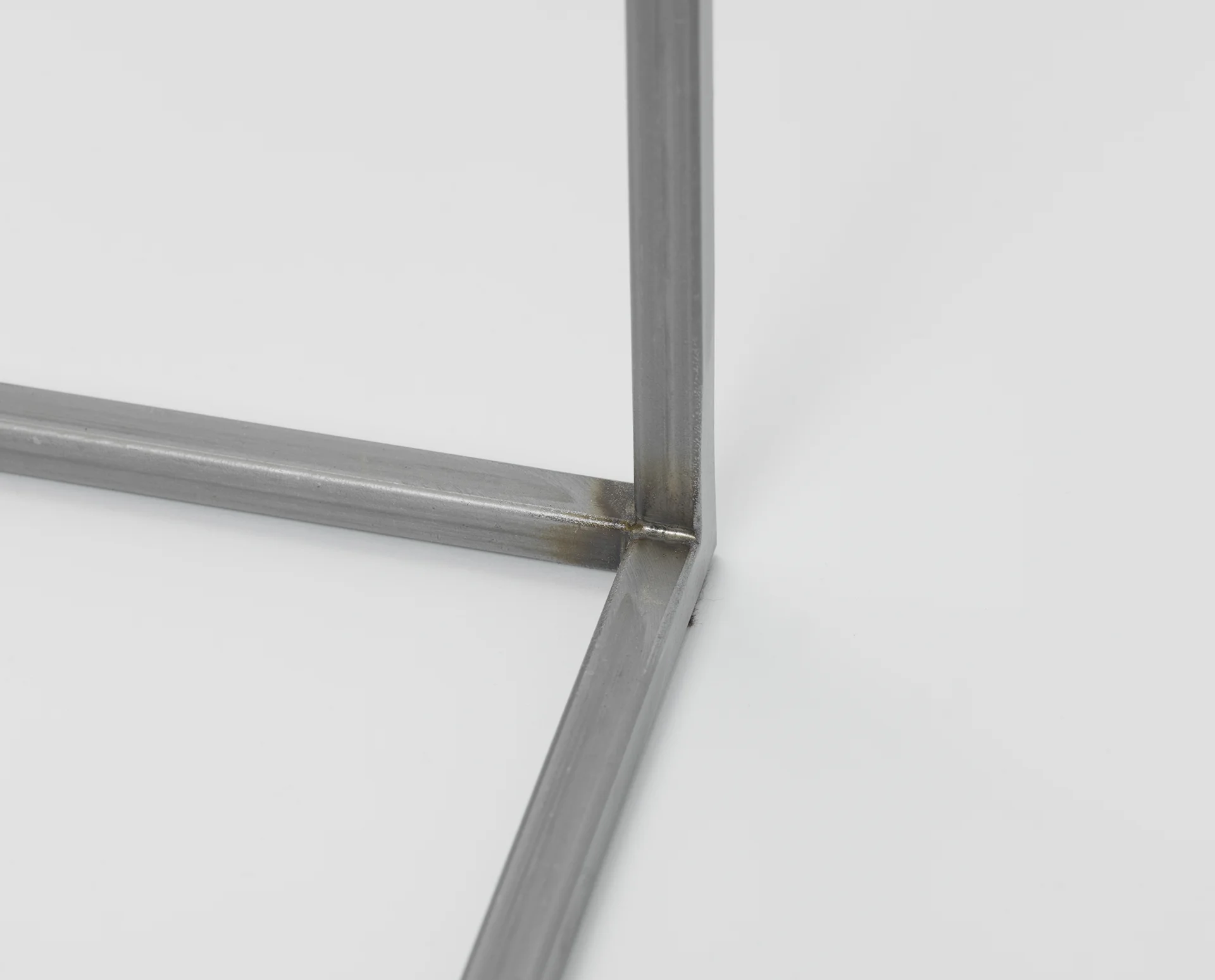 Kopie von UNIQAMO Designmöbel Saint Beistelltisch