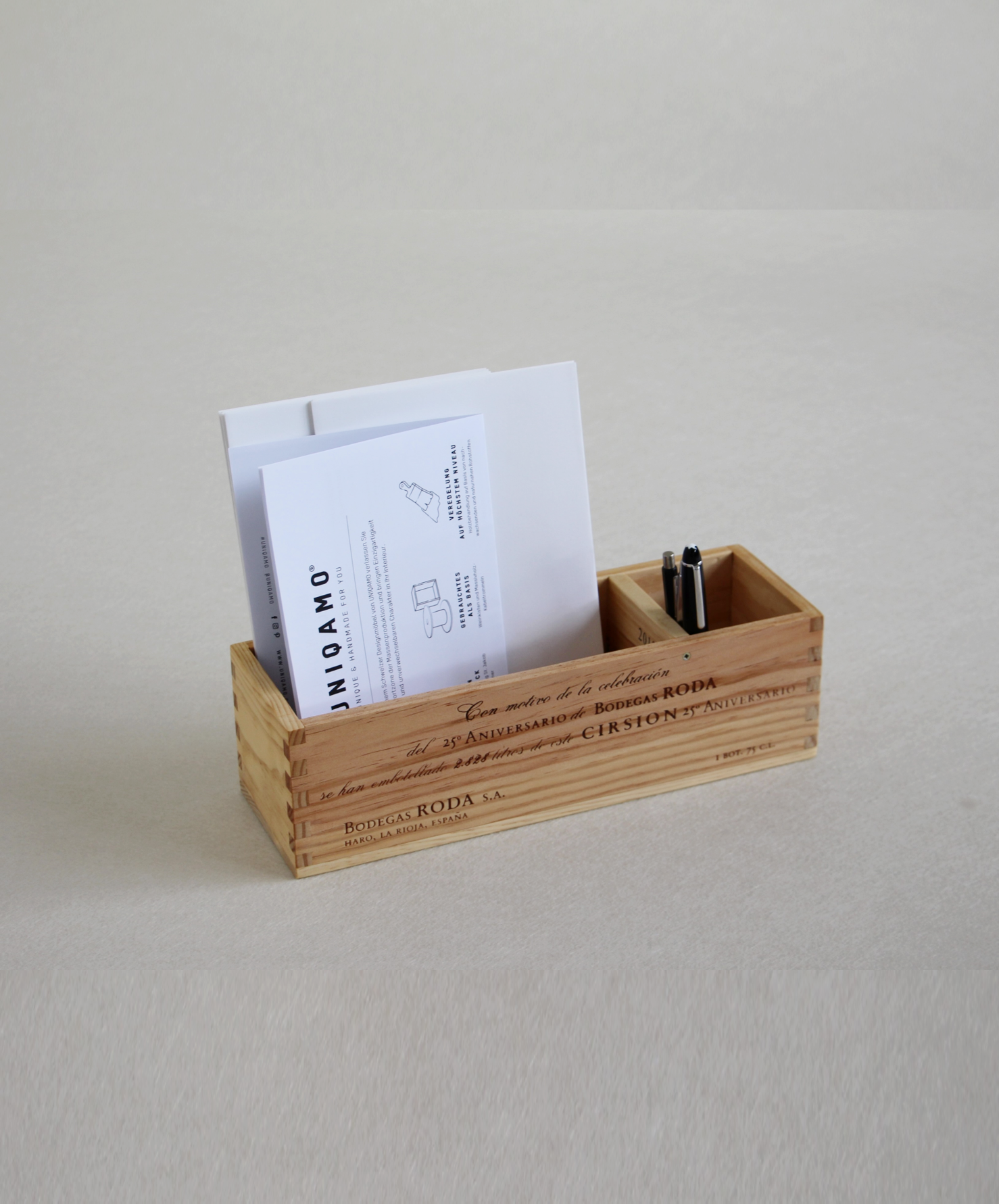 UNIQAMO_Tischaccessoire_Büro.png