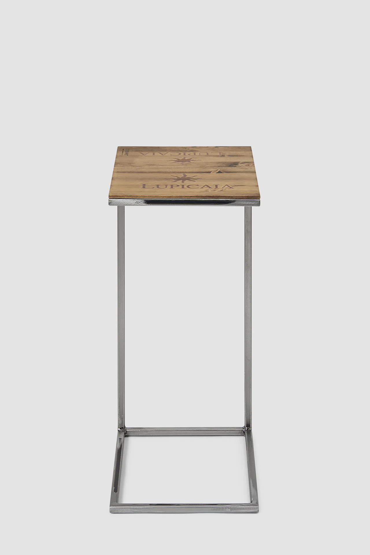 UNIQAMO_Emilion_Beistelltisch_Platte_Nussbaum_B_klein_RGB_DL.jpg