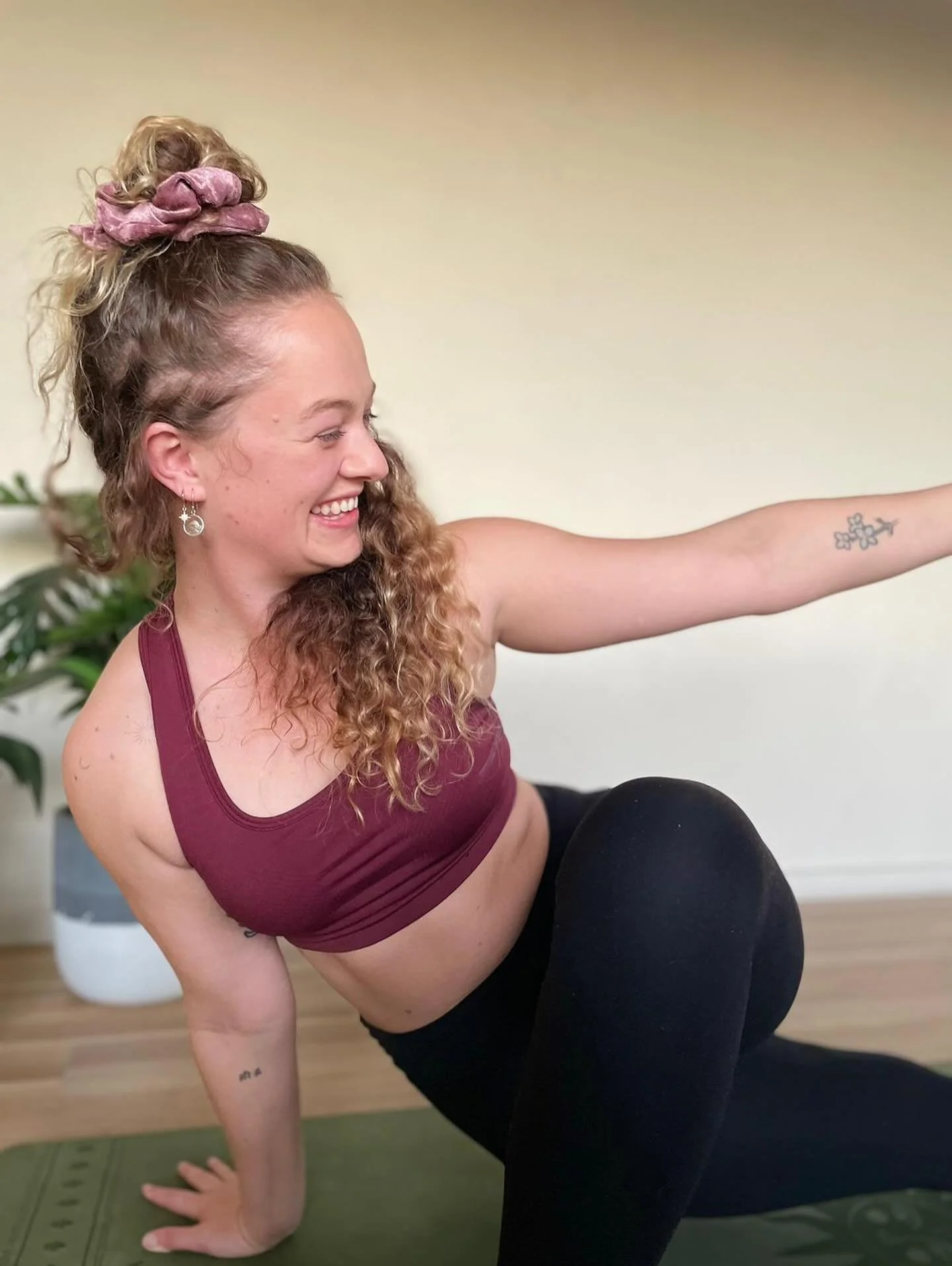 ✨ Myofascial Release Workshop ✨

Friday 4th July | 6:15&ndash;7:30pm

Treat your body and mind to 75 minutes of deep release and restoration. In this gentle, nourishing workshop, Eliza will guide you through myofascial techniques designed to ease ten