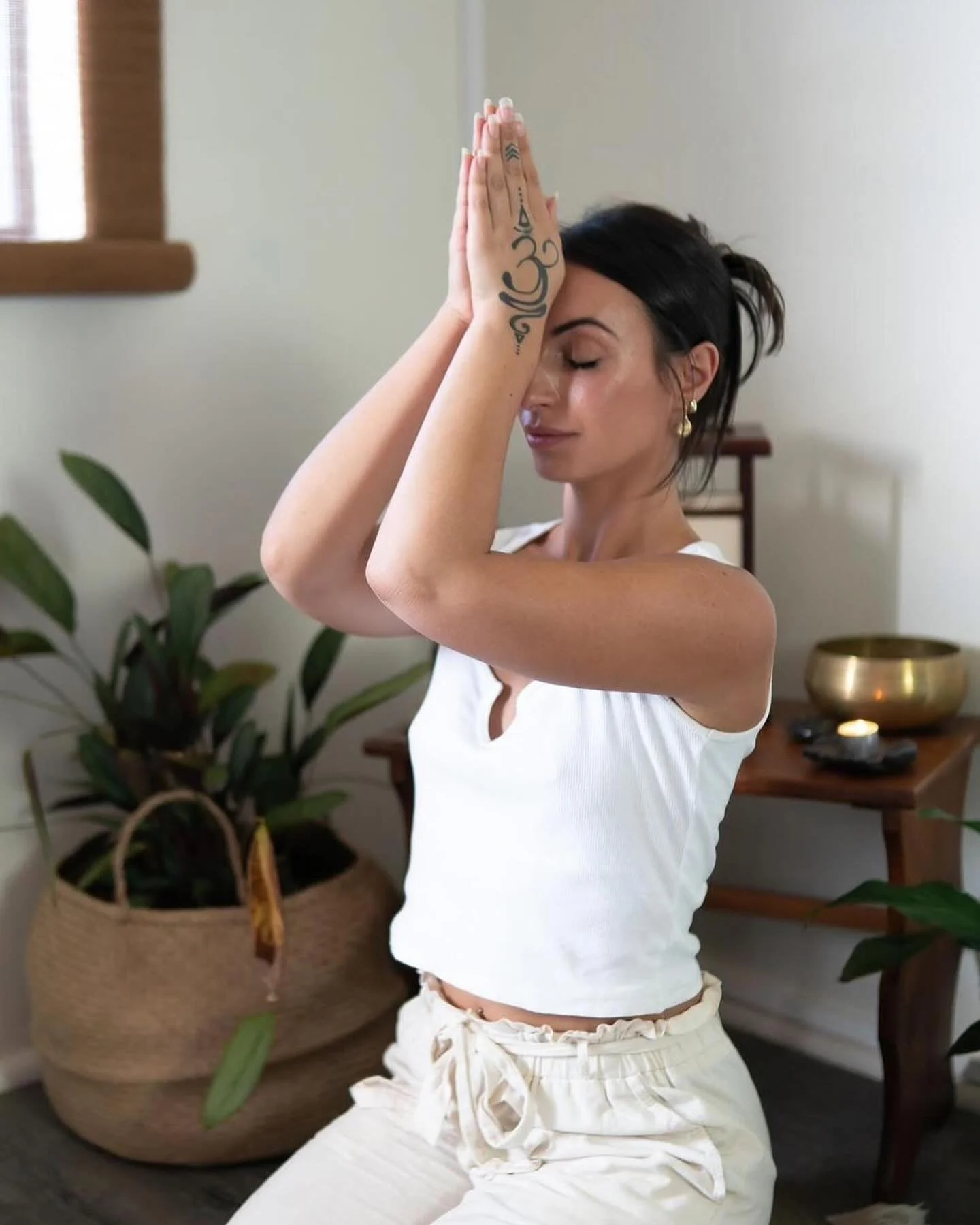🕊 Movement &amp; Mantra with Monique

Fri 18 July | 6:15&ndash;7:45pm

Slow down. Breathe deep. Come home to yourself.

Join Monique for a nourishing 60 minute gentle yoga flow followed by the calming practice of chanting mantra.

In yogic philosoph
