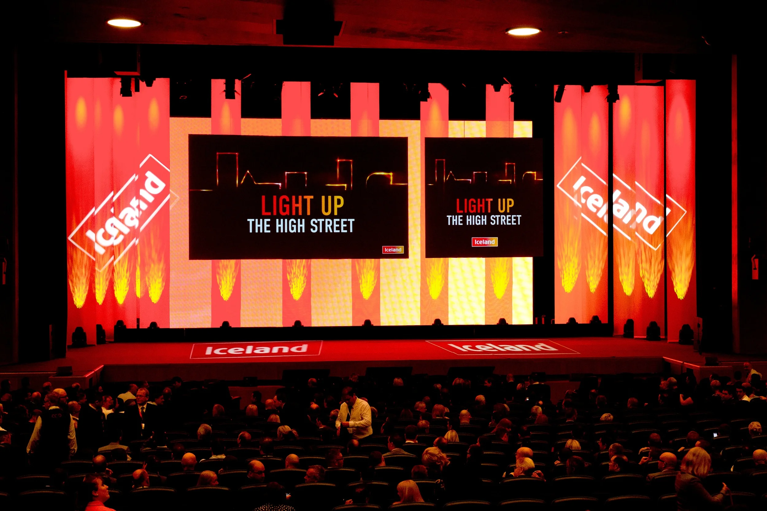 auditorium before show_1601.jpg