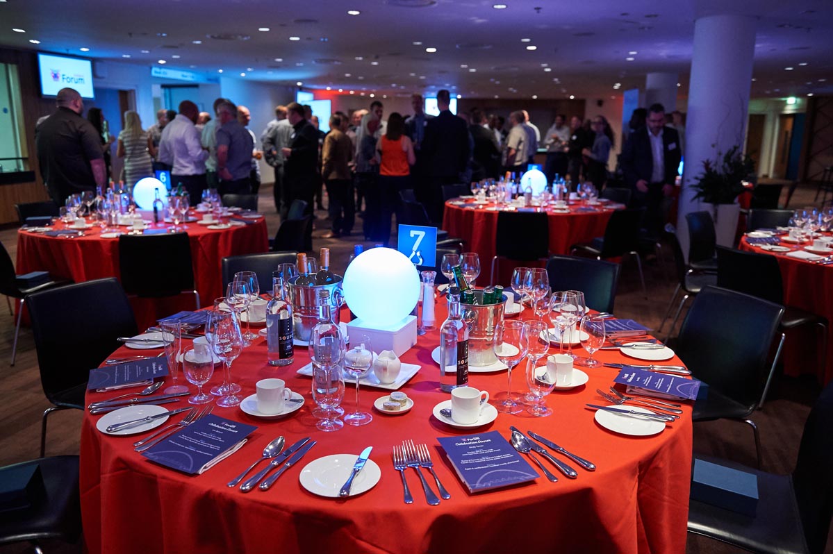 Tables_before_dinner_4311.jpg