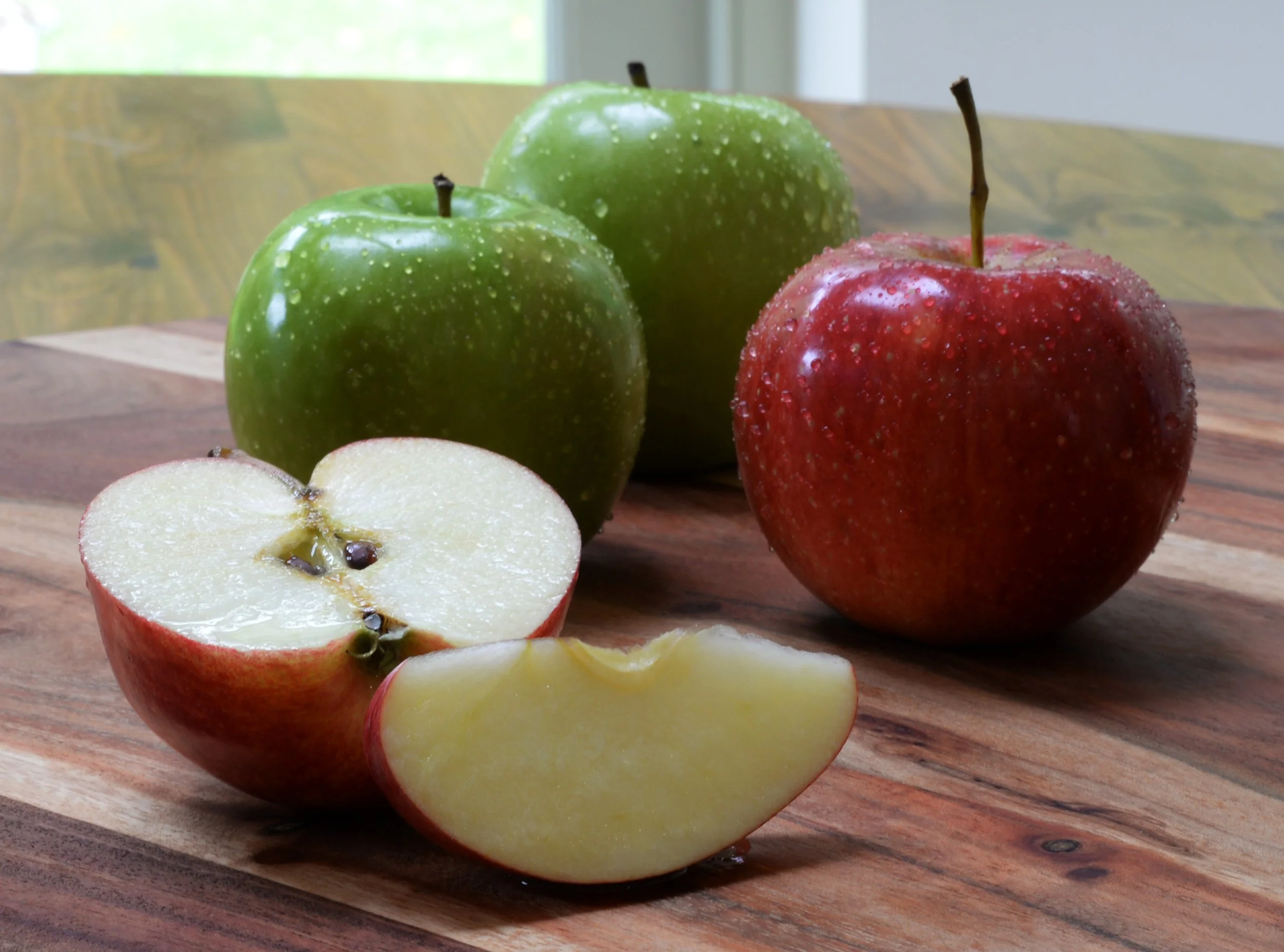 apple two.jpg