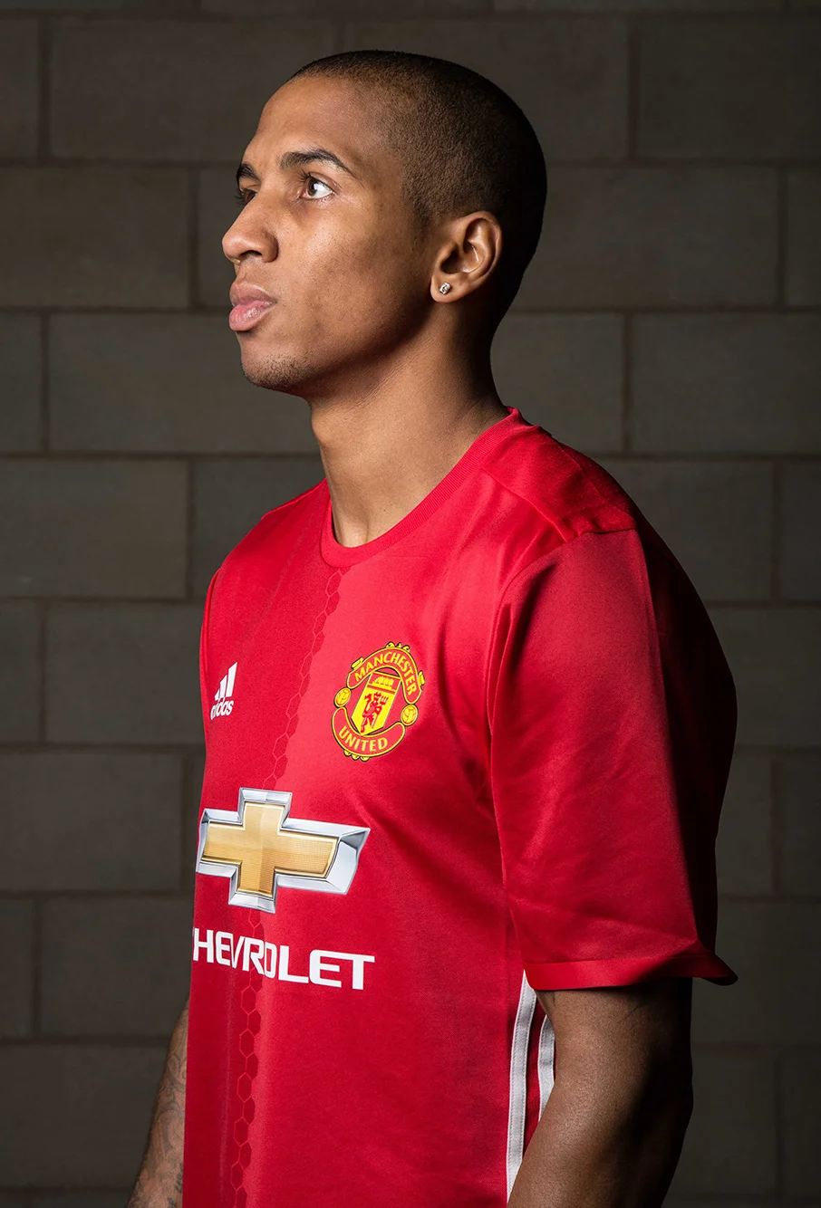 manchester_united_training_kit_ashley_young_3.jpg