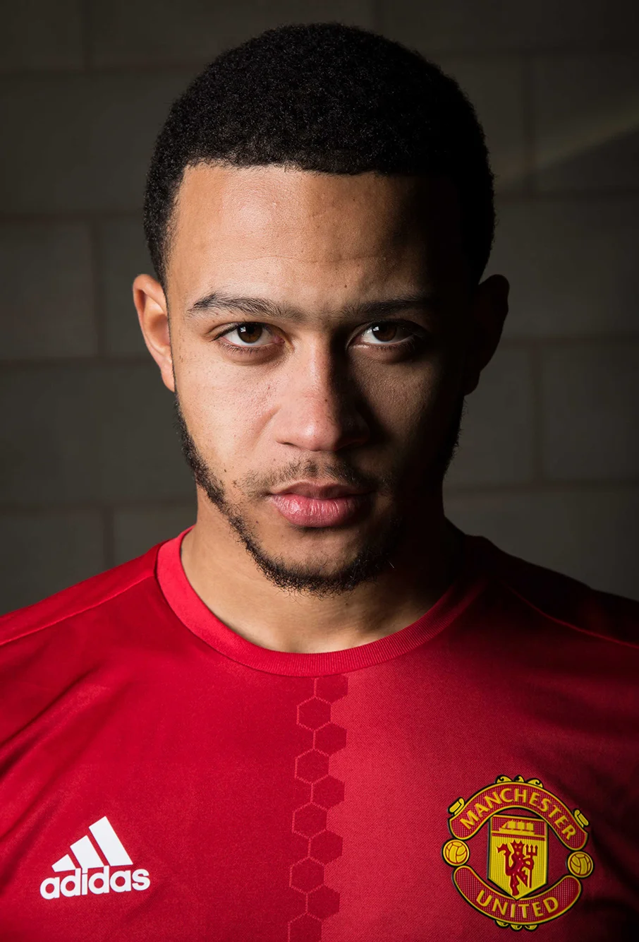 manchester_united_home_kit_memphis_depay_1.jpg