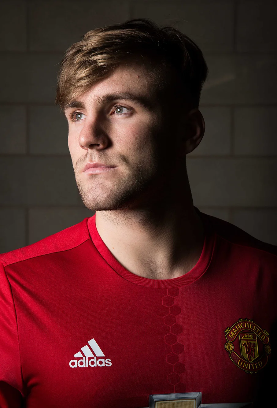 manchester_united_home_kit_luke_shaw_2.jpg