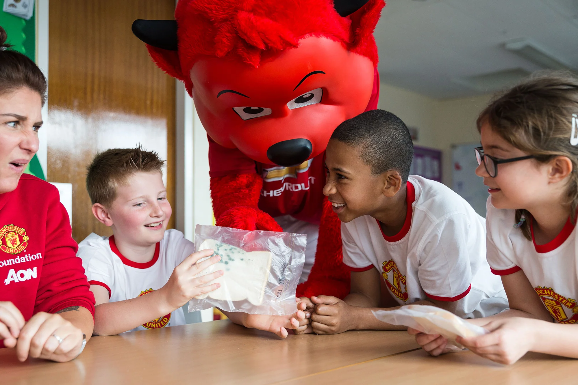 eat_well_with_Manchester_United_5.jpg