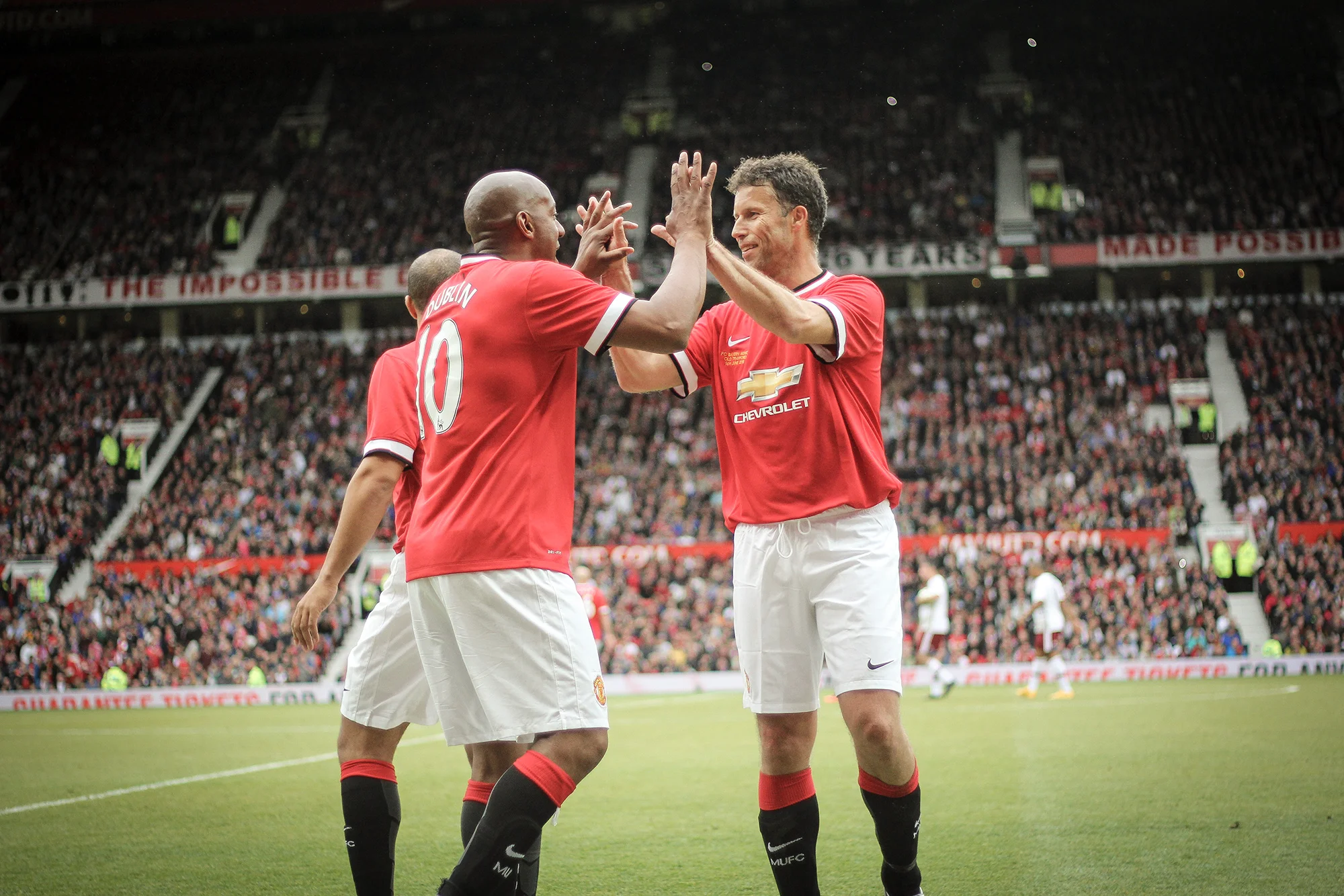 legends_are_back_dion_dublin.jpg