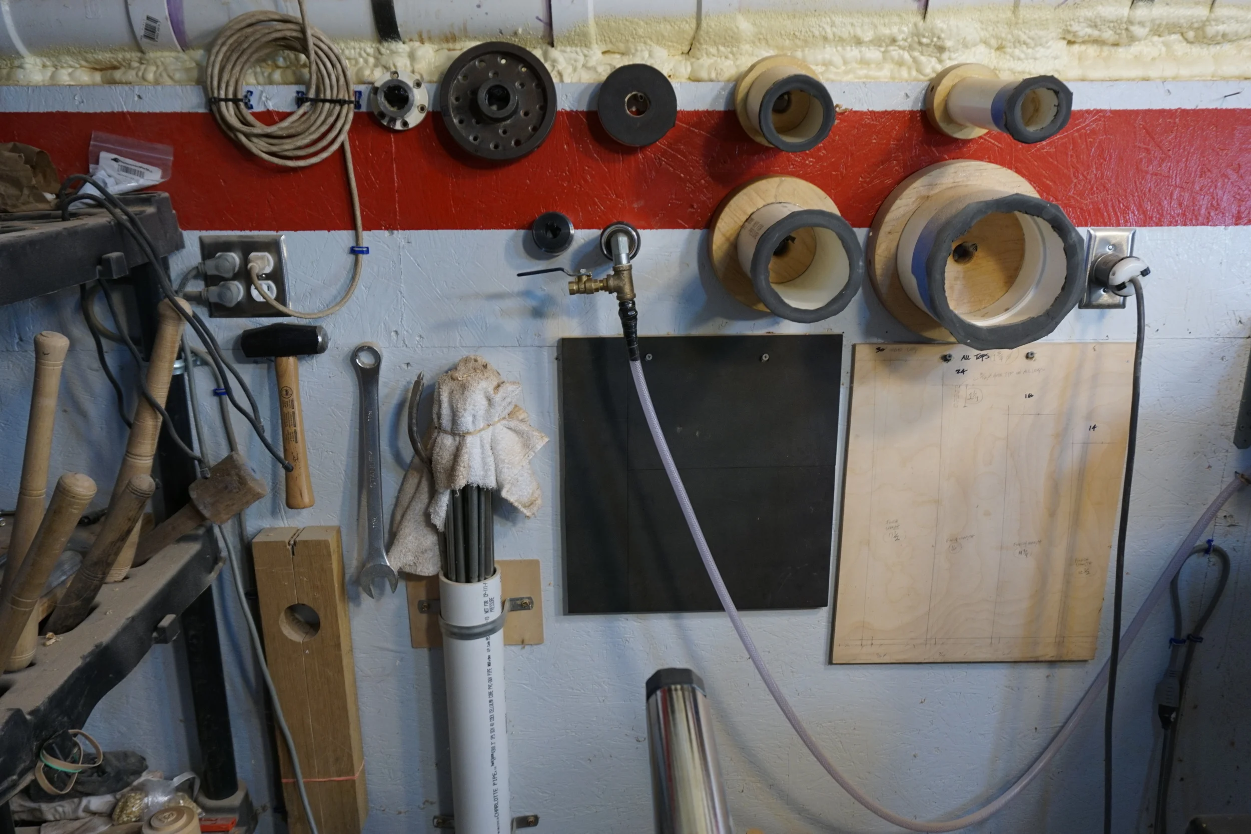 Faceplates, vacuum chucks, vacuum adapter, deep hollowing tools, turning tools