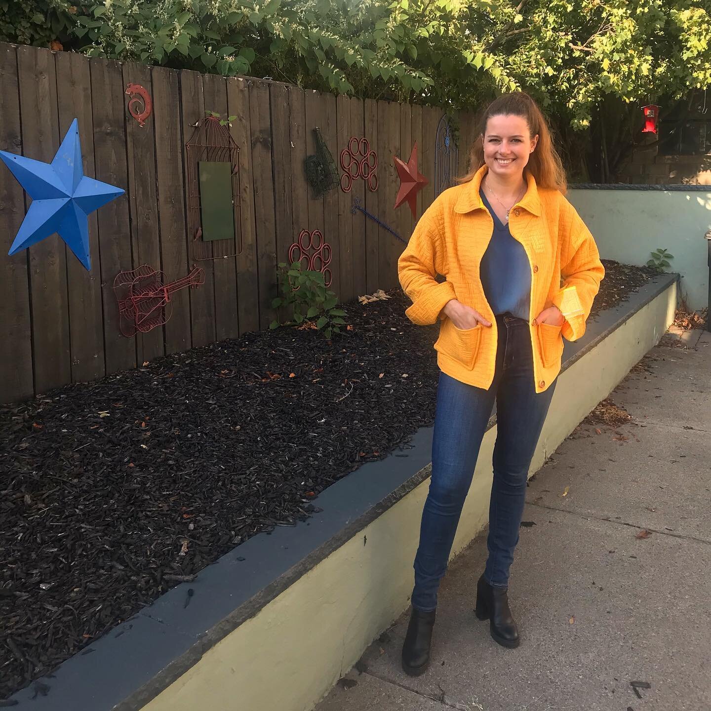 I got this yellow blanket free from the flea market in Union, took it camping, then made it into a quilted jacket very very loosely based on a pattern from 1978 ✌️🌼☀️🌻💛