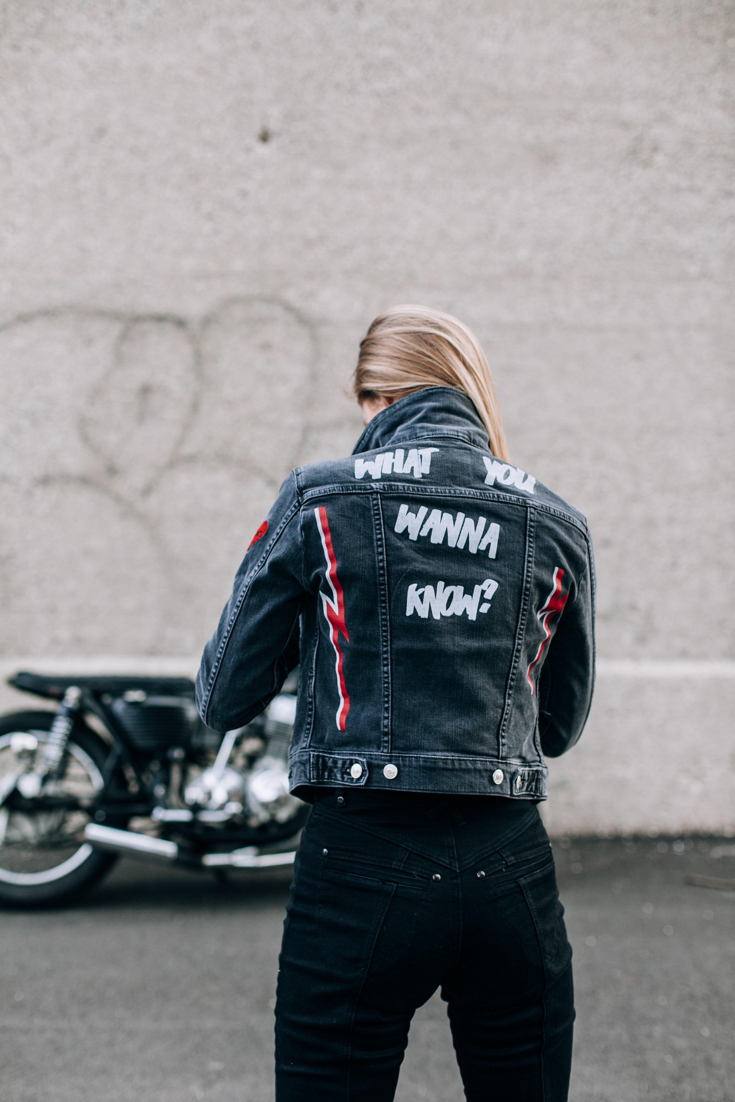 Chicago Engagement Photographer, Illinois Engagement Photographer, Chi-town Engagement photographer, Biker photos, Chicago Photographer, Chicago Portrait Photographer, Couple on a motorcycle session