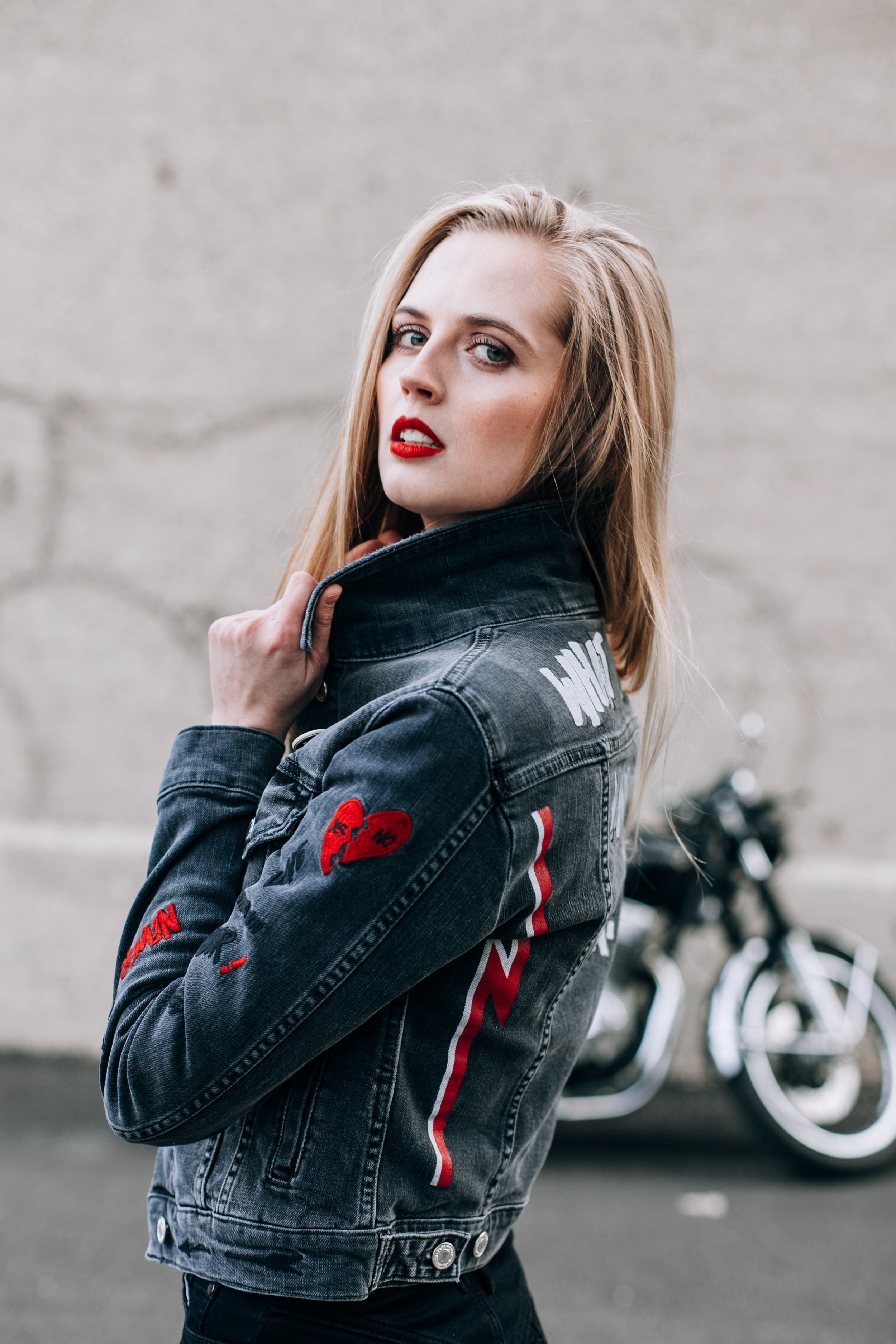 Chicago Engagement Photographer, Illinois Engagement Photographer, Chi-town Engagement photographer, Biker photos, Chicago Photographer, Chicago Portrait Photographer, Couple on a motorcycle session