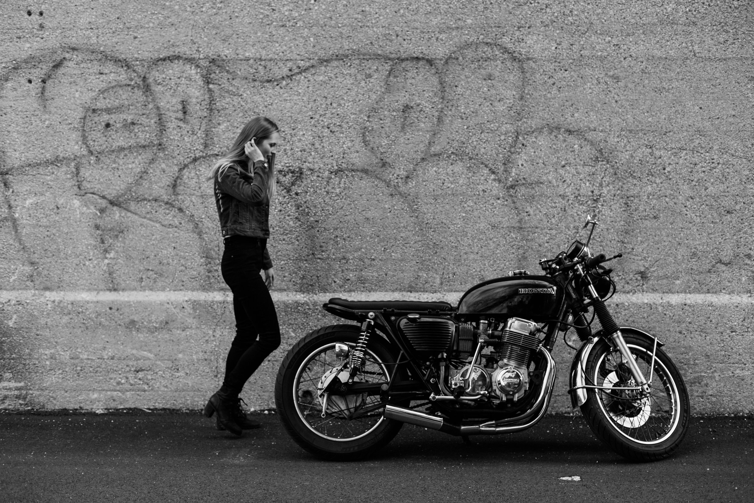 Chicago Engagement Photographer, Illinois Engagement Photographer, Chi-town Engagement photographer, Biker photos, Chicago Photographer, Chicago Portrait Photographer, Couple on a motorcycle session