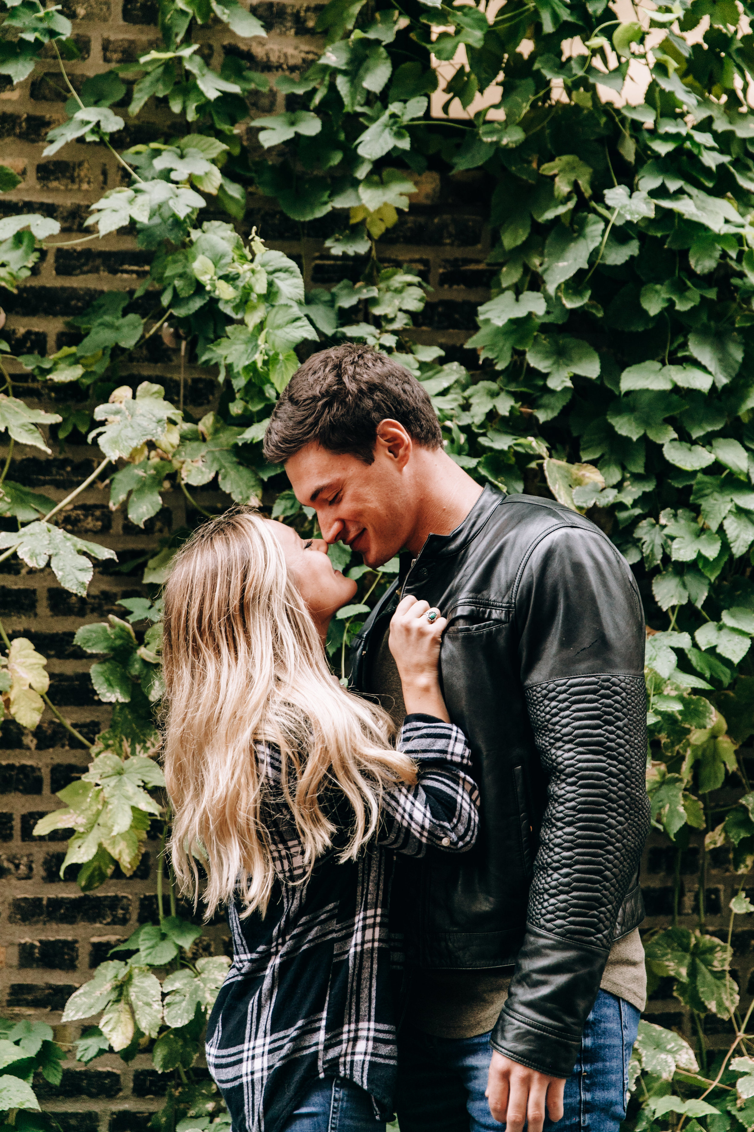 Minneapolis engagement photographer, Minneapolis engagement session, downtown Minneapolis, Minnesota engagement session, Minnesota engagement photographer, engagement session in Minneapolis