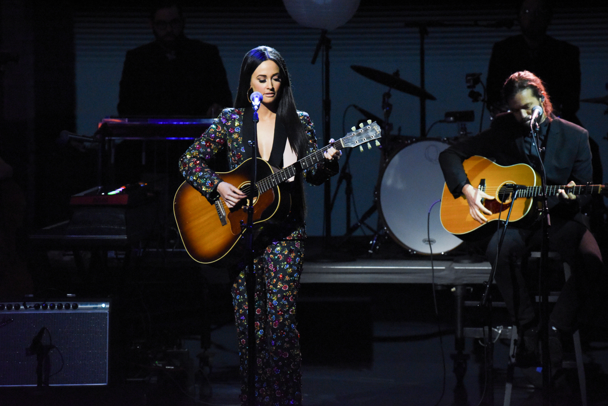 Kacey-Musgraves-Colbert-3.jpg