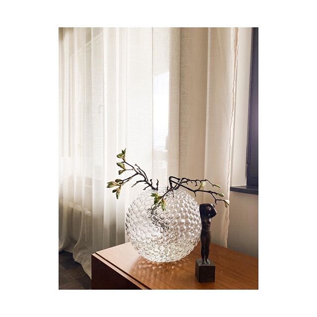 Spent most of the day looking over deliveries in my ongoing projects that due to the situation are being delayed. A lot of creative thinking and problem solving needed in times like this. Noticing beauty in the small things around us feels ever so im
