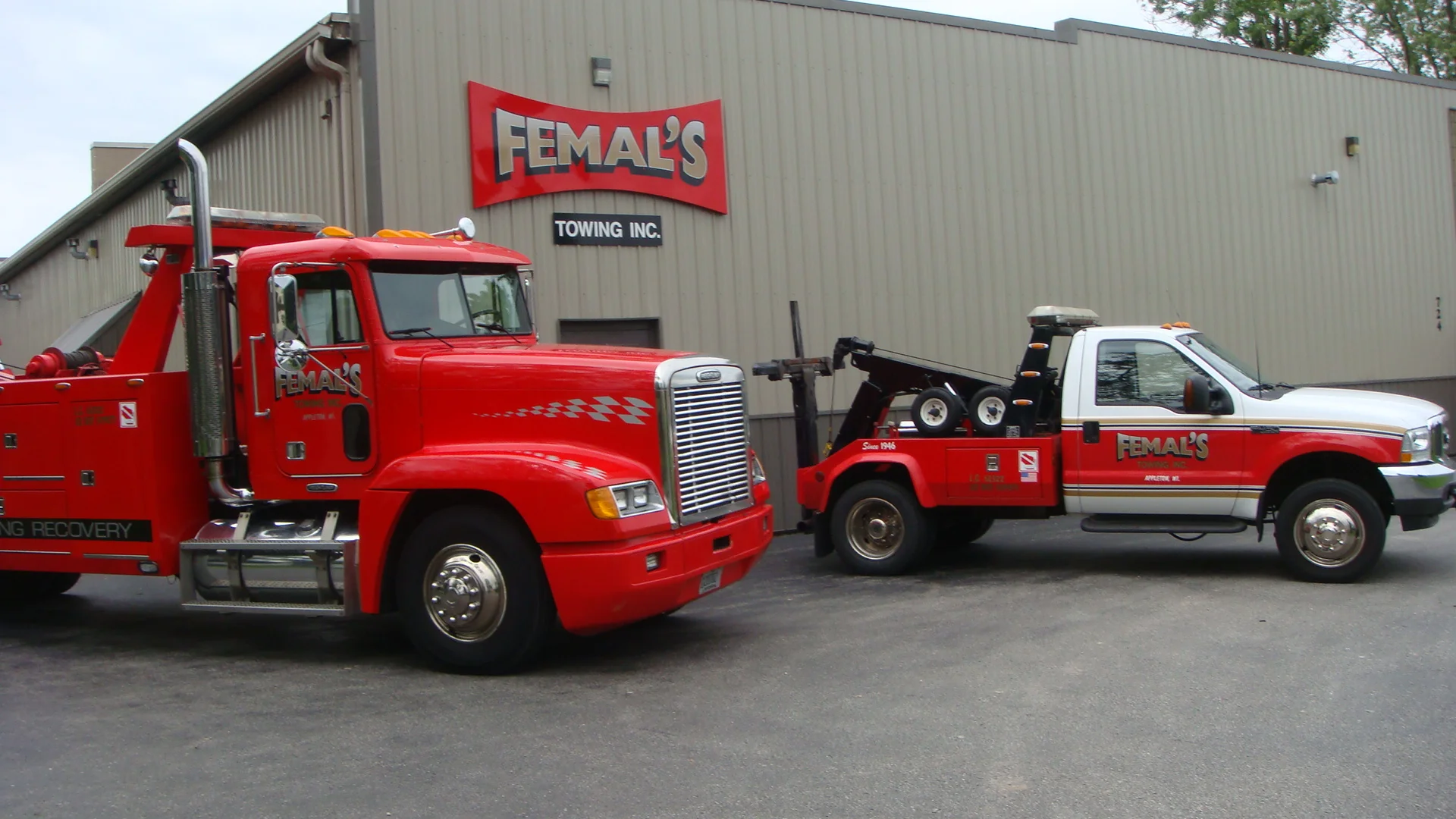 Femal's Towing 086.JPG