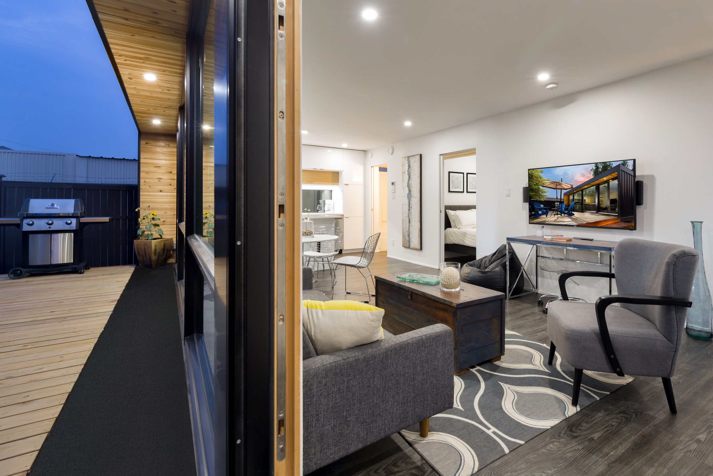 H04 Modern Container Living 2.jpg