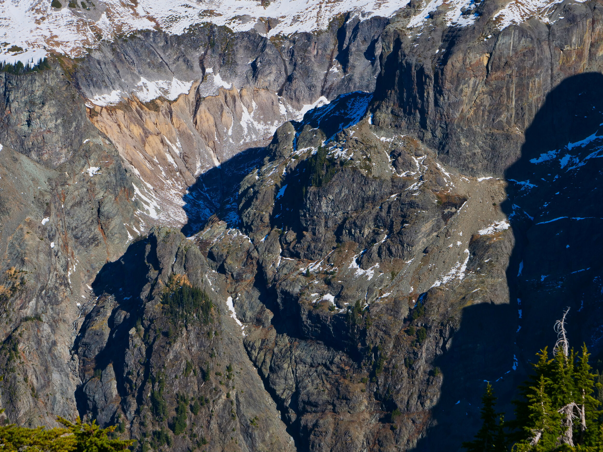 The Puyallup formations from the summit of Aurora Peak (6094’)