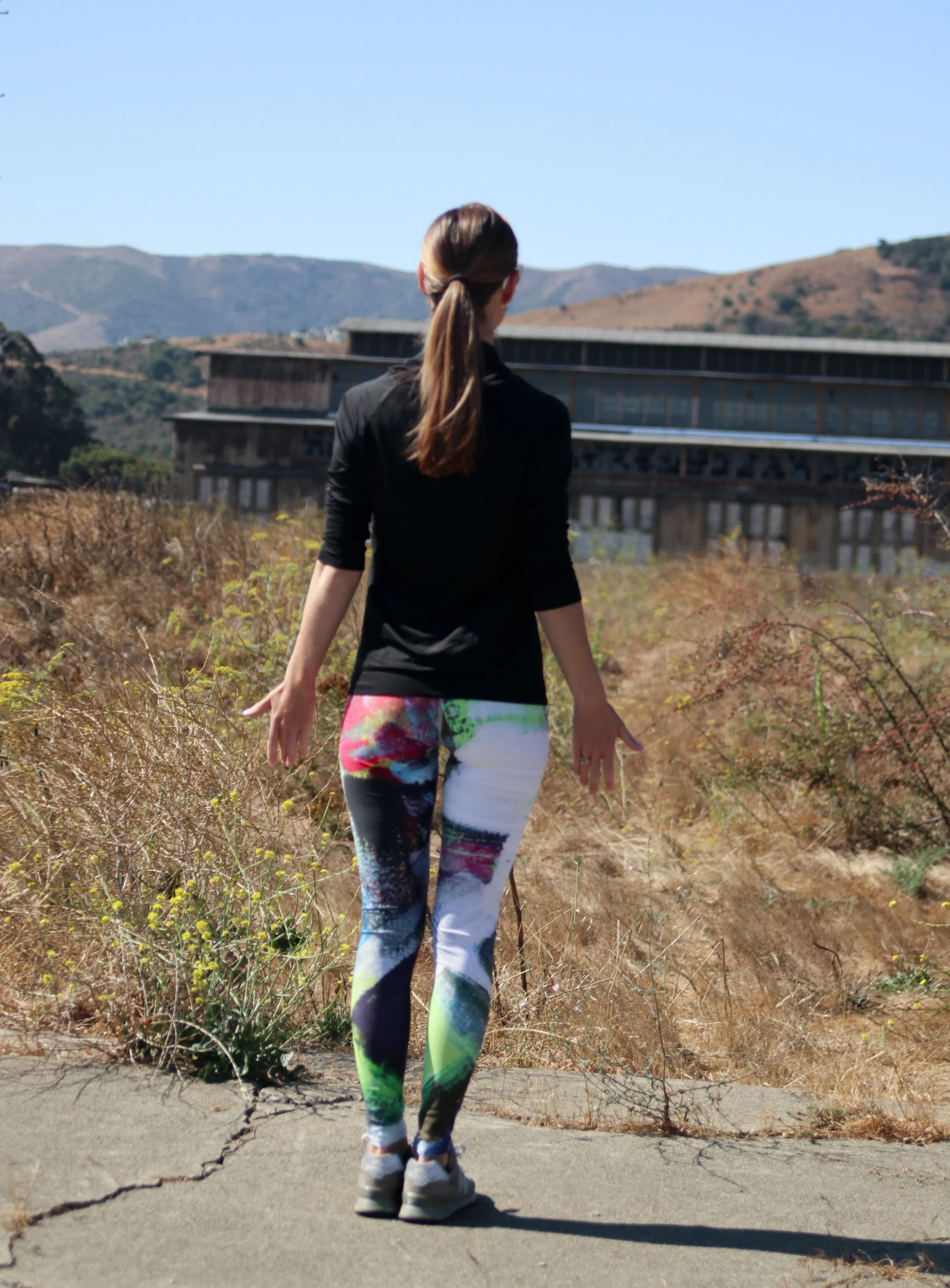 abstract-deep-leggings.jpg